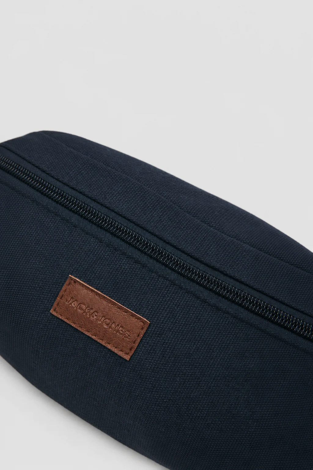 Jack & Jones Pascal Bumbag Dark Navy - Image 3