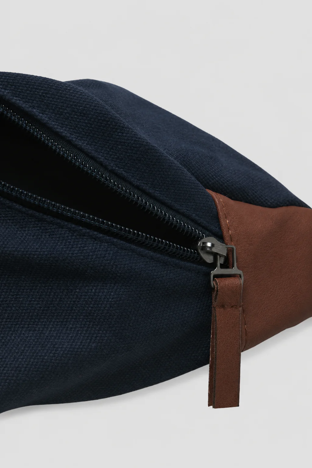 Jack & Jones Pascal Bumbag Dark Navy - Image 4