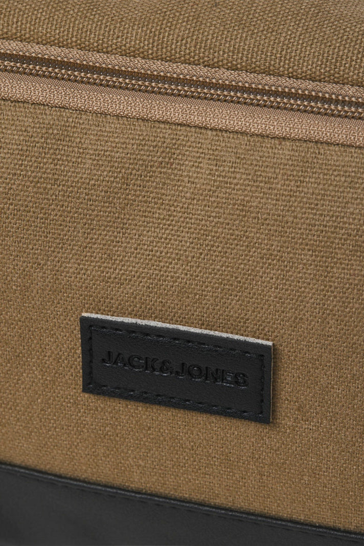 Jack & Jones Pascal Toiletry Butternut - Image 4