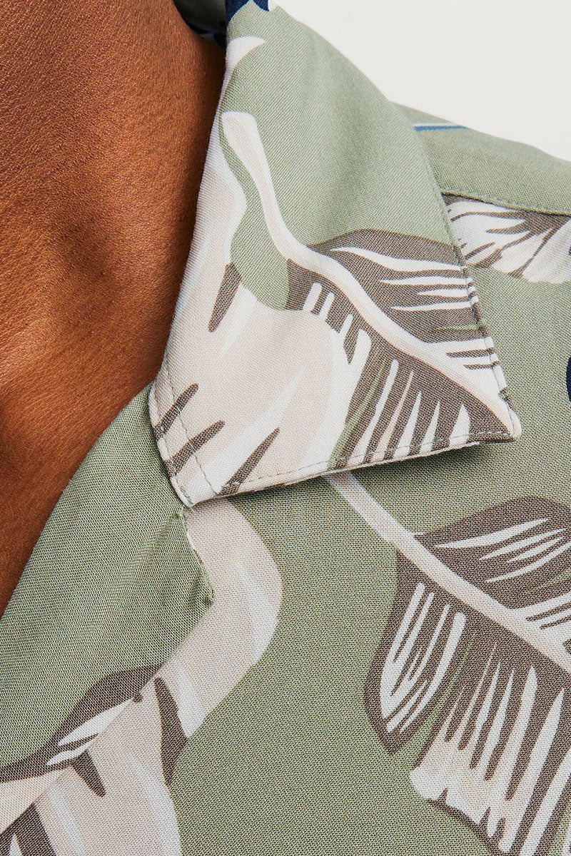 Jack & Jones Jeff AOP Resort Shirt SS Oil Green - Image 4