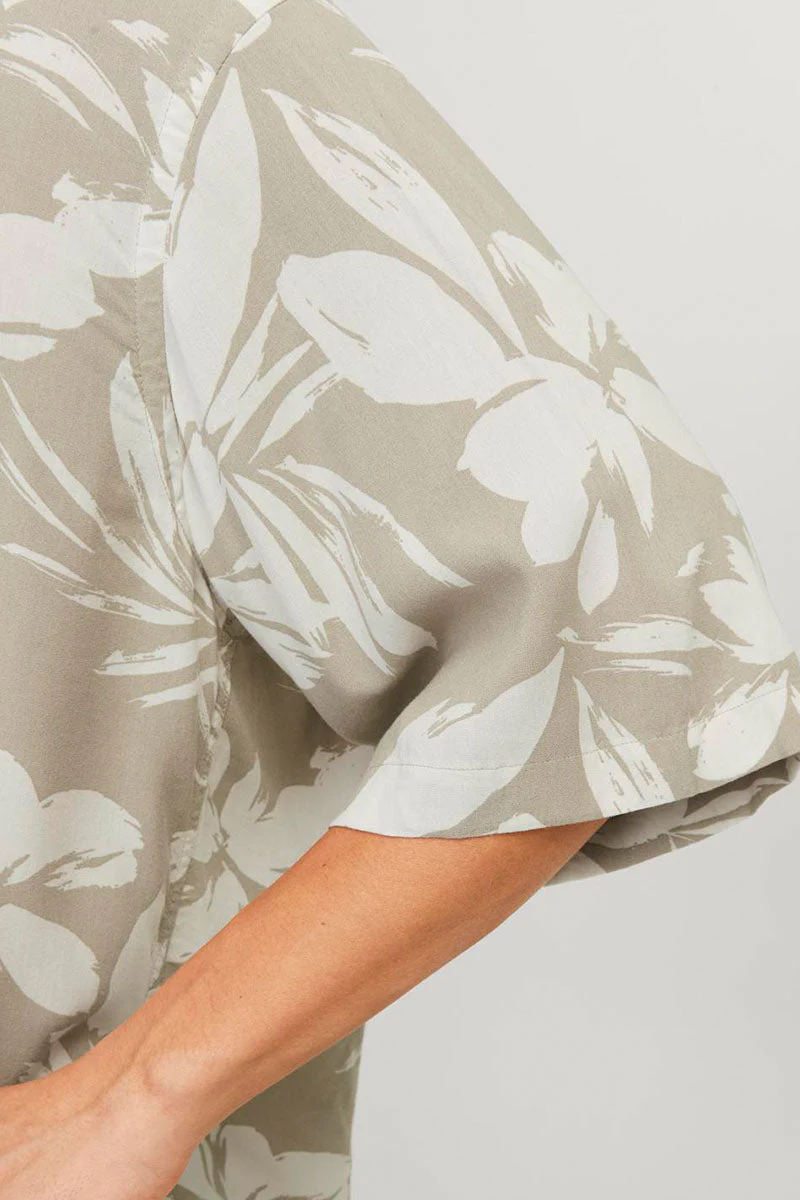 Jack & Jones Jeff AOP Resort Shirt SS Crockery - Image 4