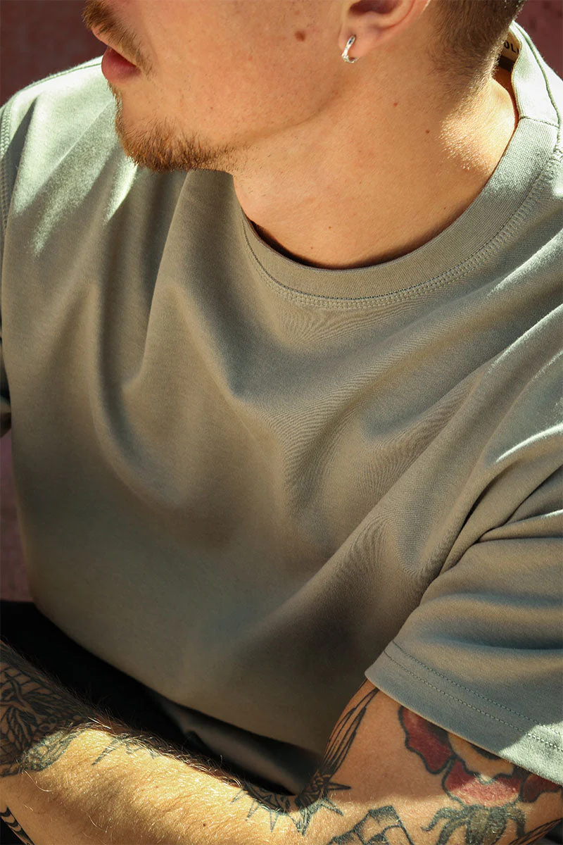 Solid Danton Box Fit Tee Vetiver - Image 4